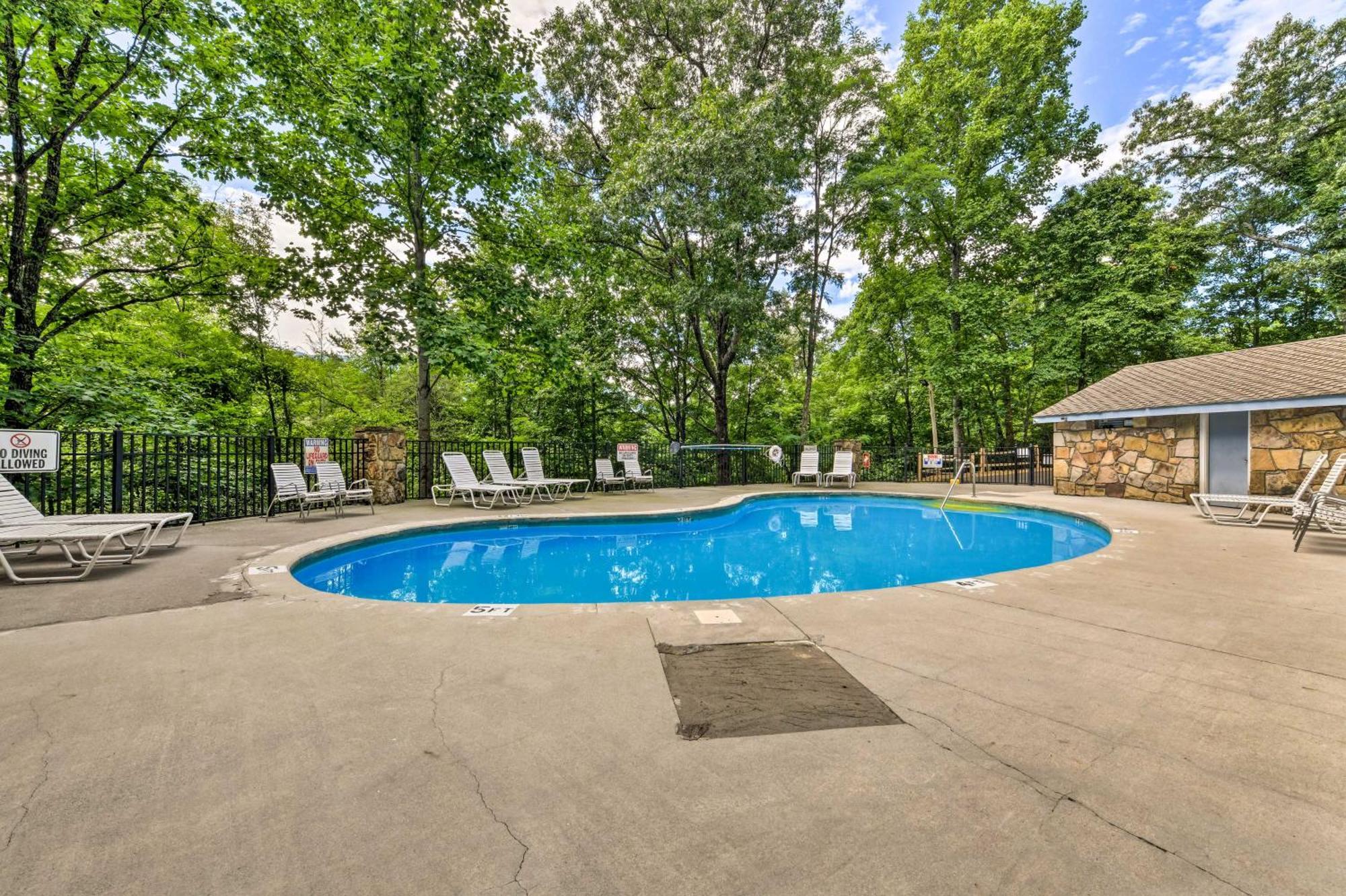 Gatlinburg Cabin With Game Room, Hot Tub And Mtn Views Екстер'єр фото