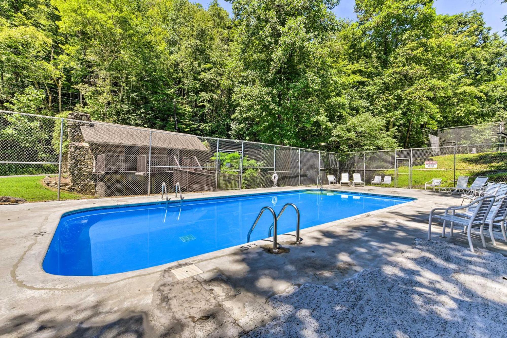 Gatlinburg Cabin With Game Room, Hot Tub And Mtn Views Екстер'єр фото