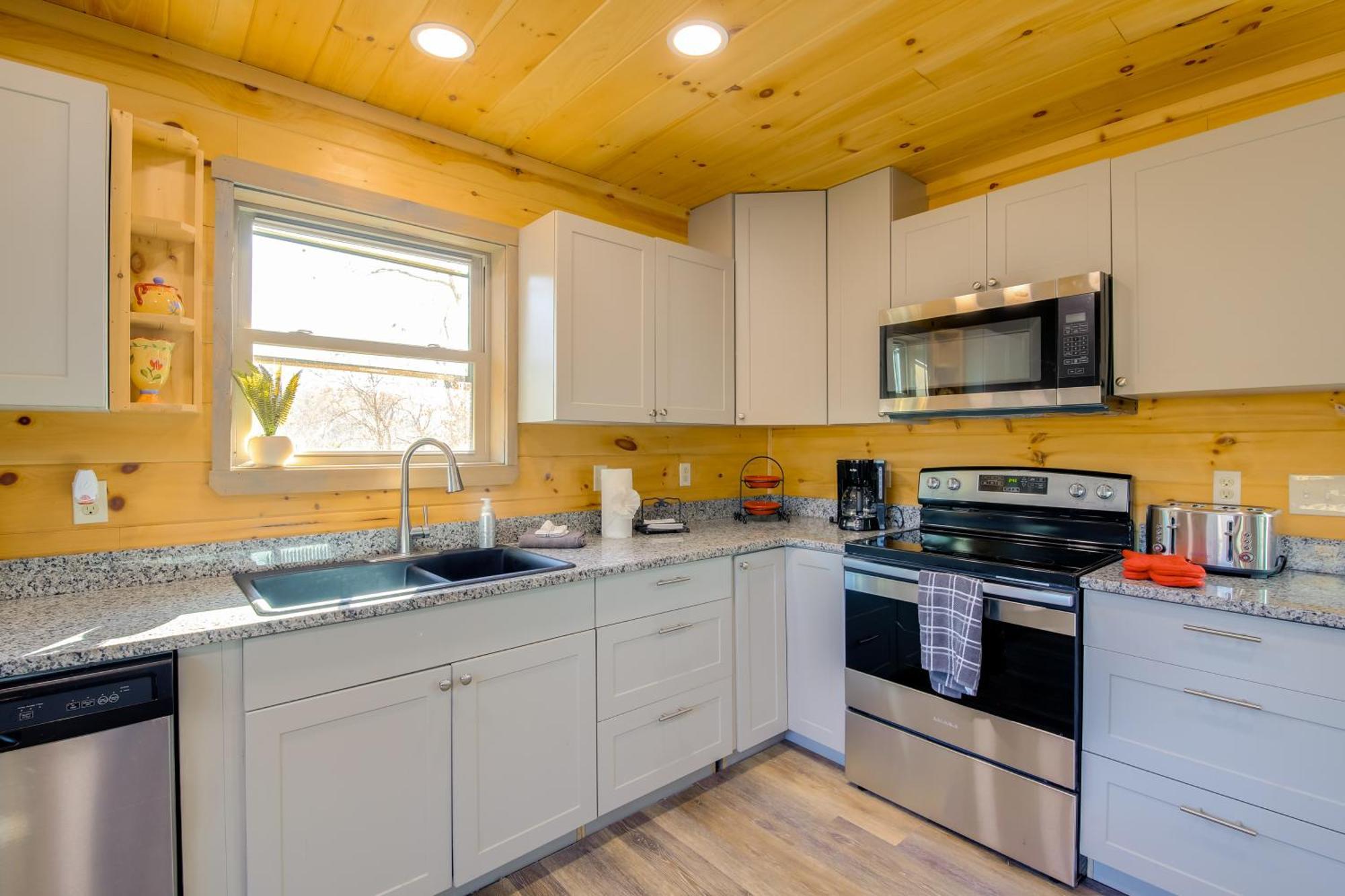 Gatlinburg Cabin With Game Room, Hot Tub And Mtn Views Екстер'єр фото
