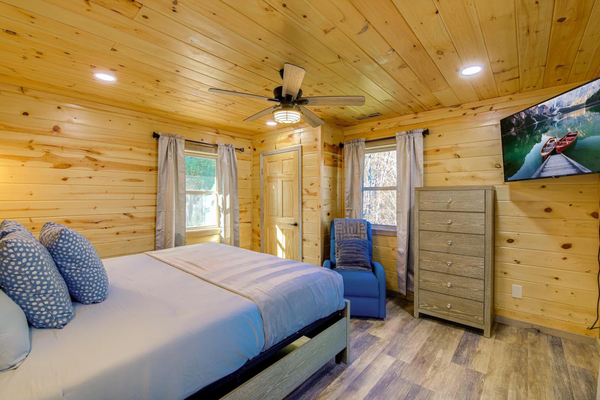 Gatlinburg Cabin With Game Room, Hot Tub And Mtn Views Екстер'єр фото