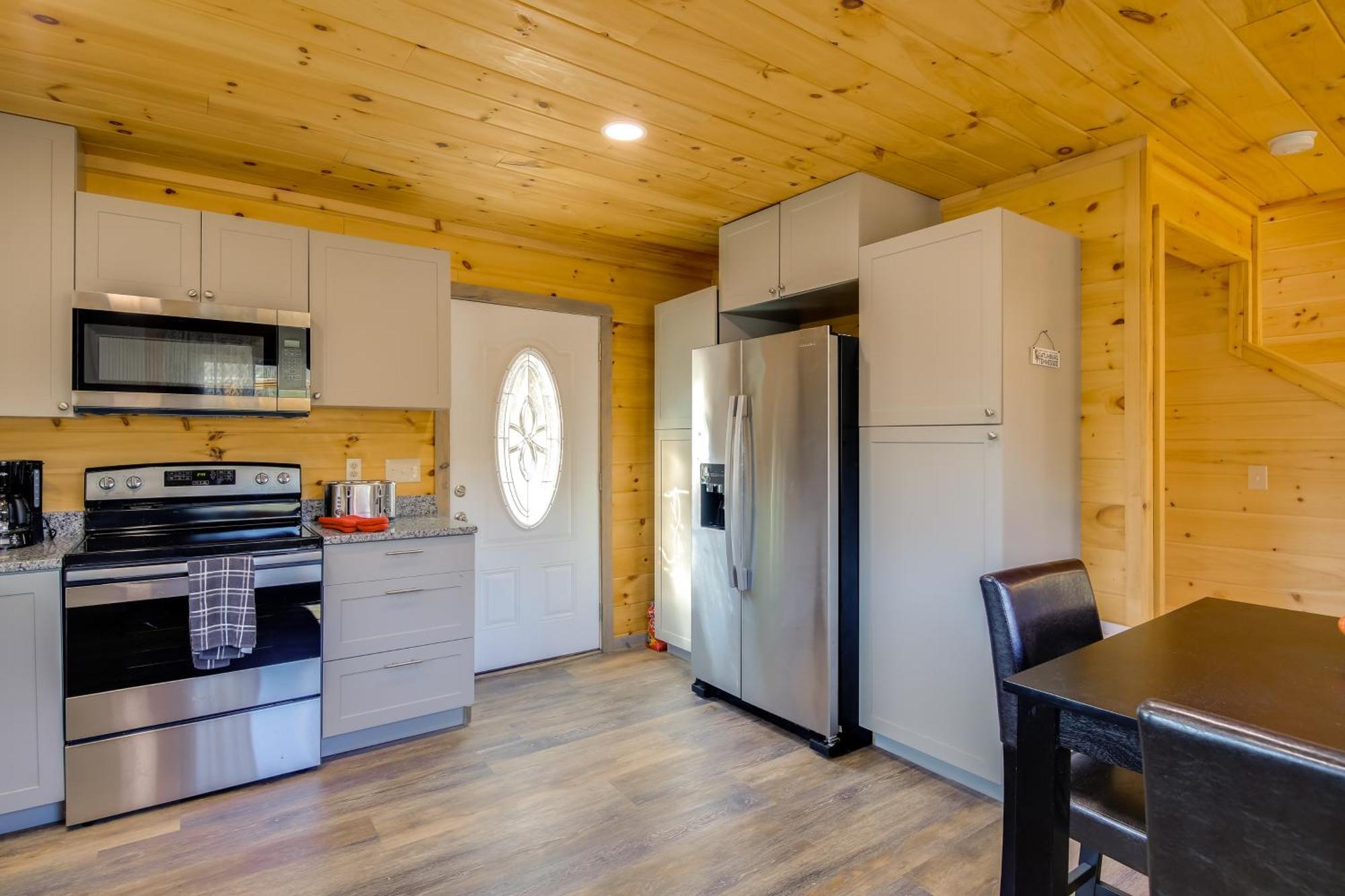 Gatlinburg Cabin With Game Room, Hot Tub And Mtn Views Екстер'єр фото