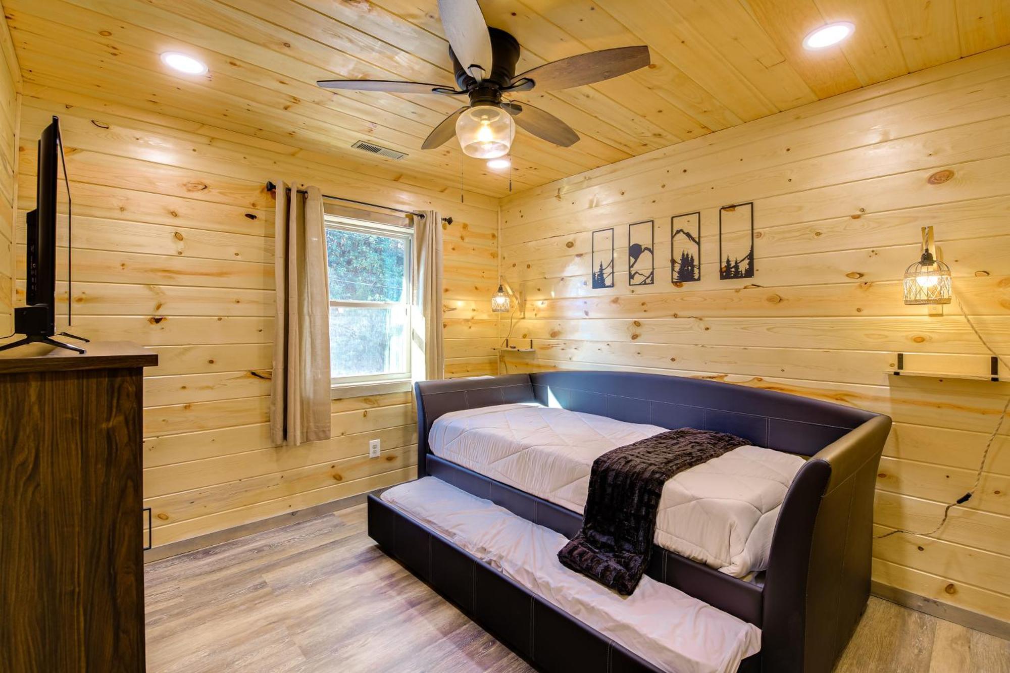 Gatlinburg Cabin With Game Room, Hot Tub And Mtn Views Екстер'єр фото